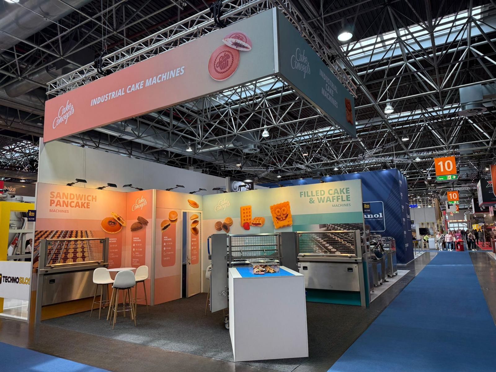 Stan Standbouw team aan het werk bij standbouw project